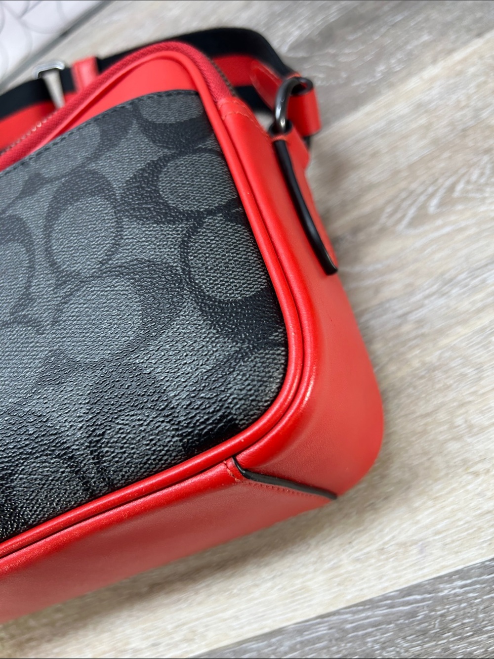 5770 NWOT Coach Black Signature Crossbody with Red Trim 245770 - Picture 9 of 16
